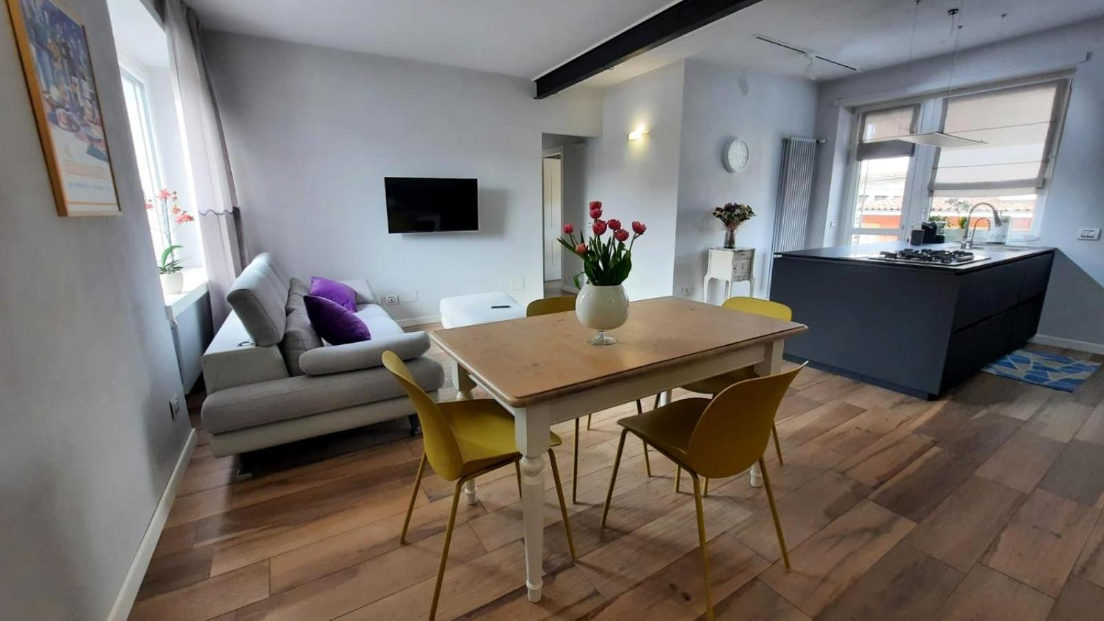 Cuore Di Alba Charming Apartment Ngoại thất bức ảnh