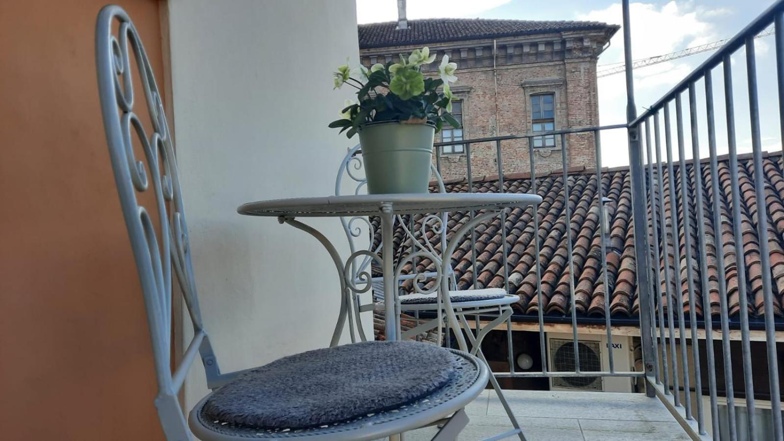 Cuore Di Alba Charming Apartment Ngoại thất bức ảnh