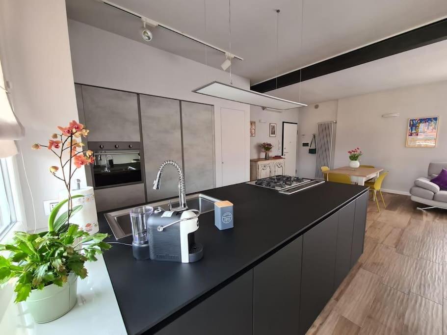Cuore Di Alba Charming Apartment Ngoại thất bức ảnh