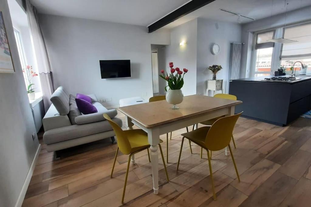 Cuore Di Alba Charming Apartment Ngoại thất bức ảnh